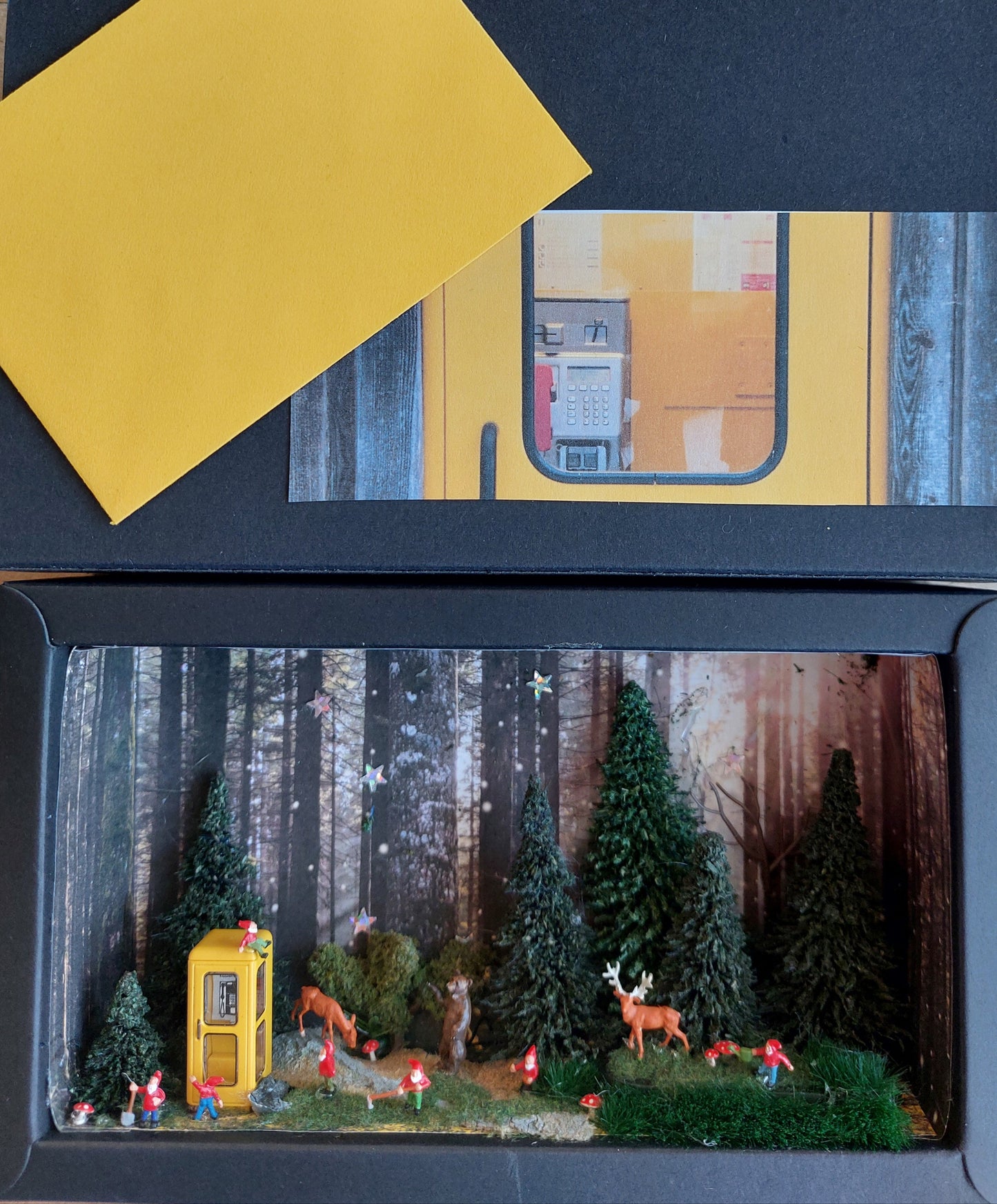 "Telefonzelle im Wald" - 3D-Diorama mit Licht