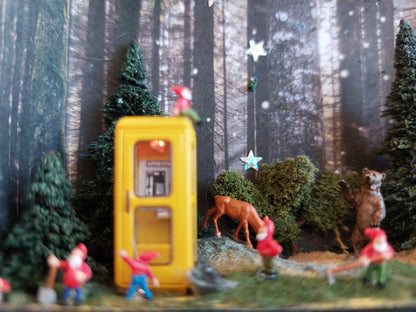 "Telefonzelle im Wald" - 3D-Diorama mit Licht