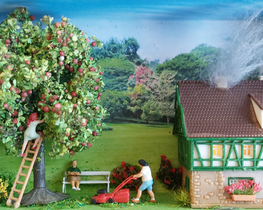 "Apfelernte" - 3D-Diorama in Schiebebox