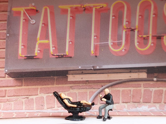 Unter die Haut- Tattoostudio in der Geschenkbox